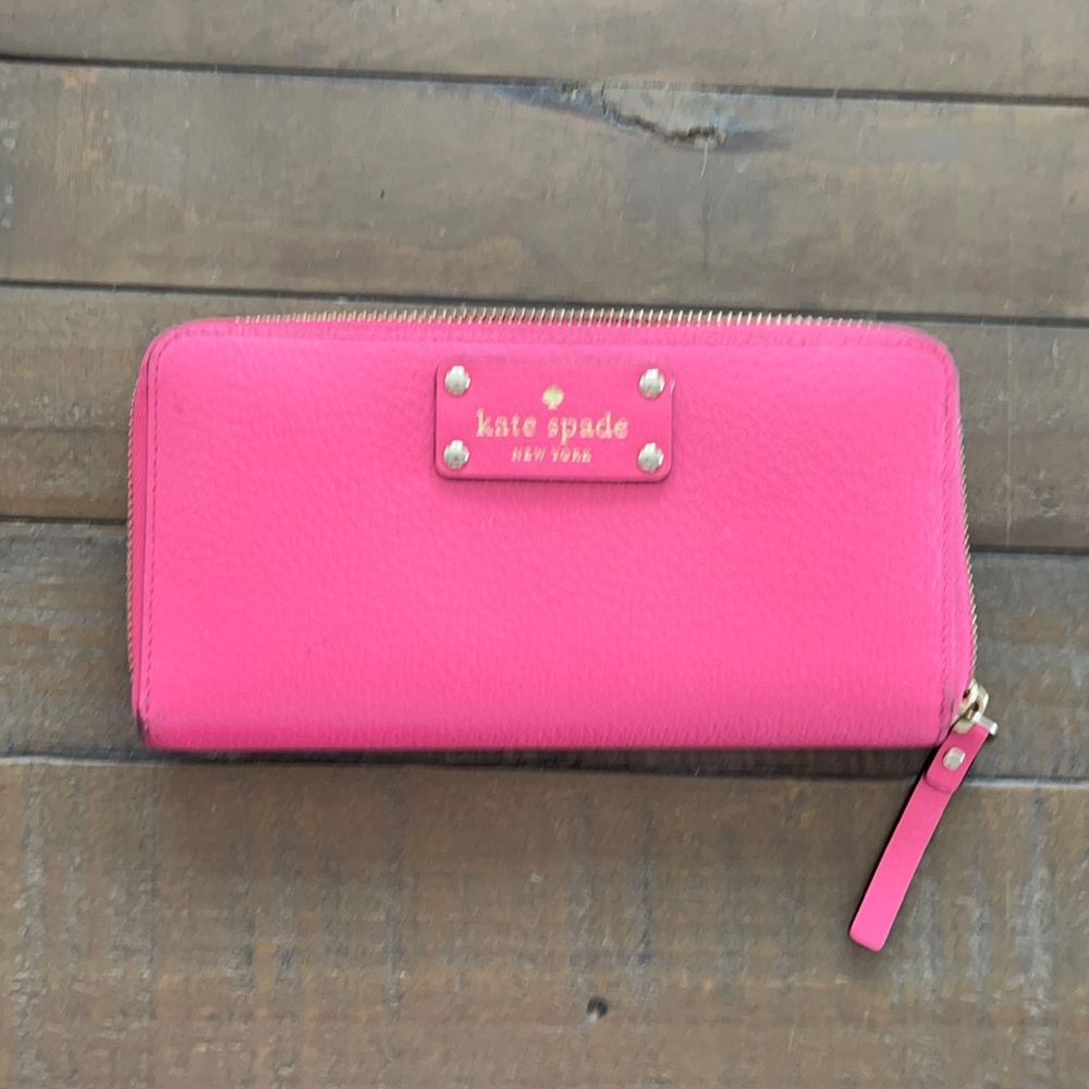 Kate Spade zipper wallet